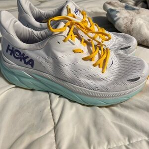 Womens Hoka Clifton 8 regular width